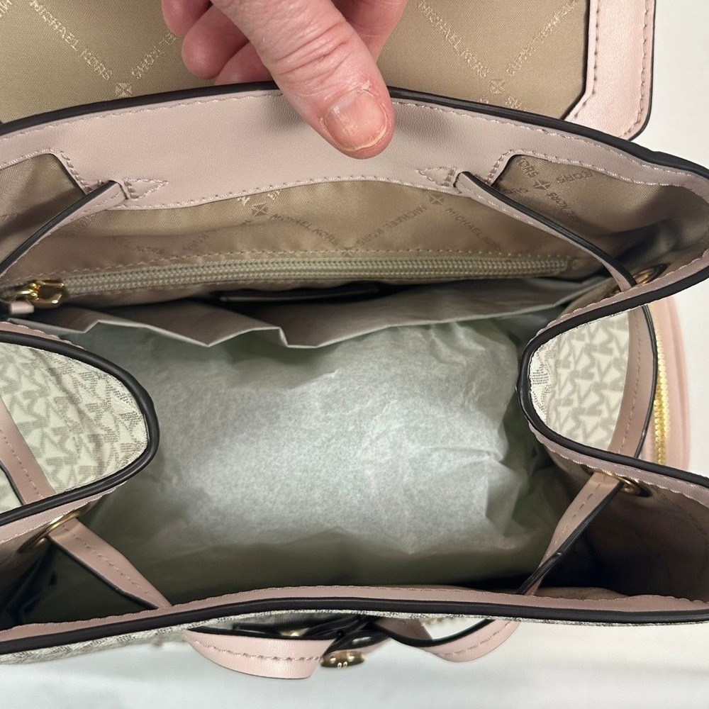 Michael Kors Jet Set Large Logo Backpack Powder Blush/ Vanilla - New - Picture 6 of 11